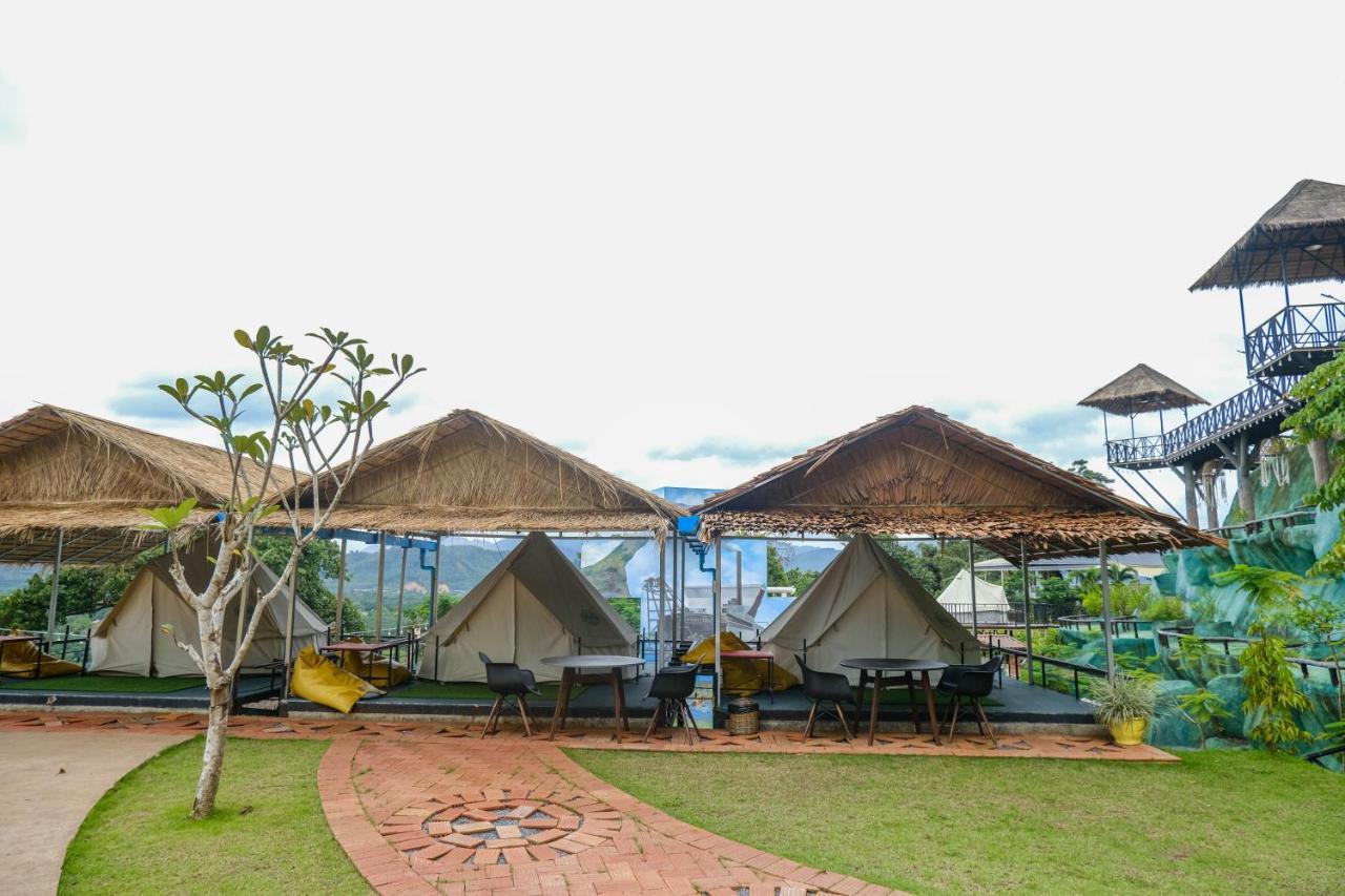 Bangmara Hill Hotel Takuapa Bagian luar foto