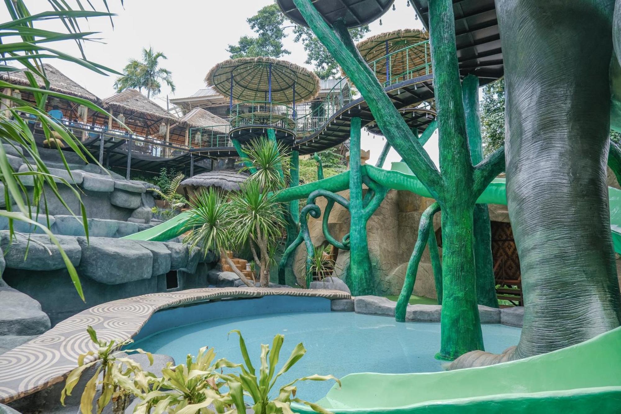 Bangmara Hill Hotel Takuapa Bagian luar foto